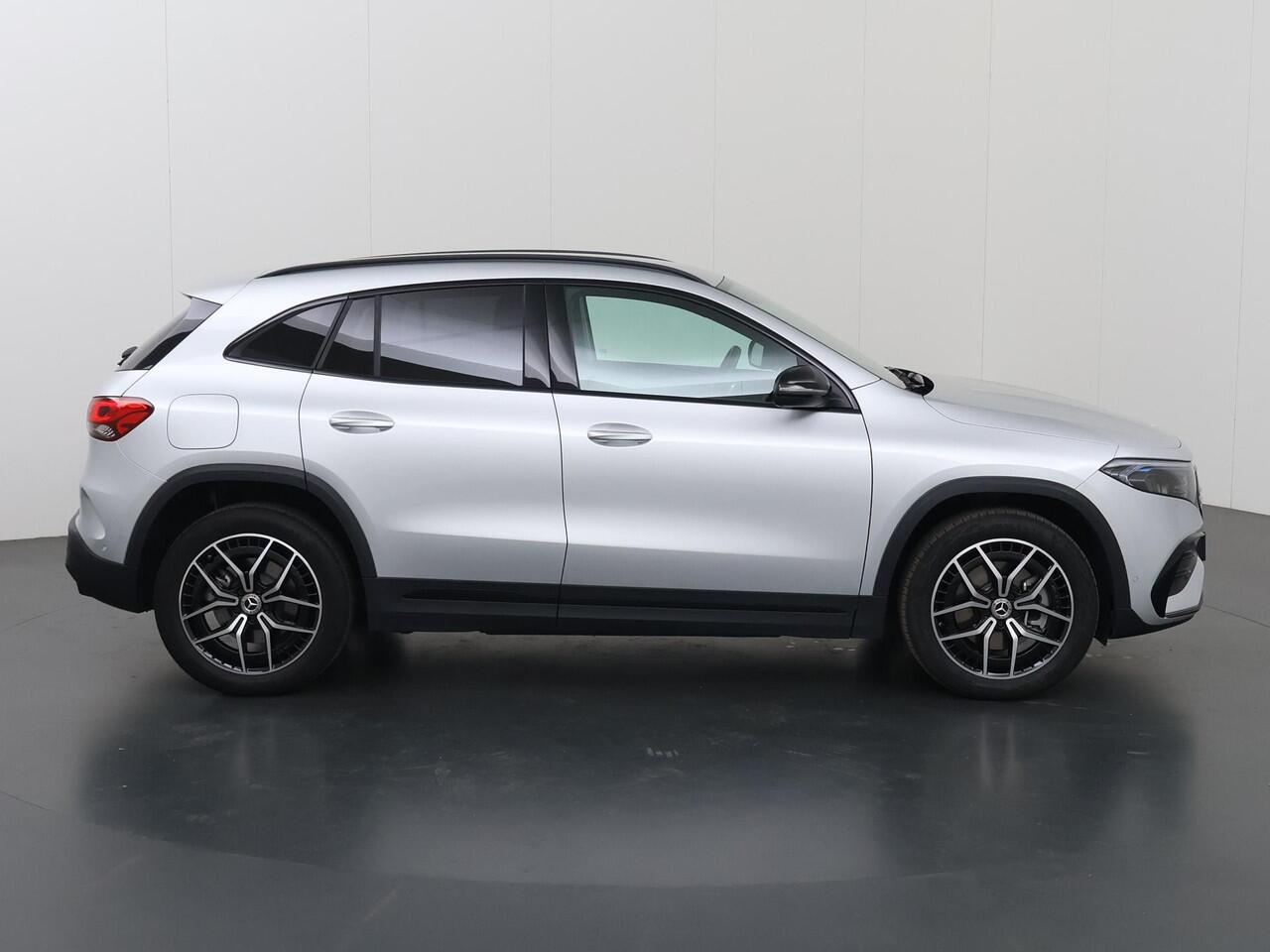 Mercedes-Benz EQA 250+ AMG Line 71 kWh | Night pakket | Stoelverwarming | Widescreen | Sfeerverlichting |