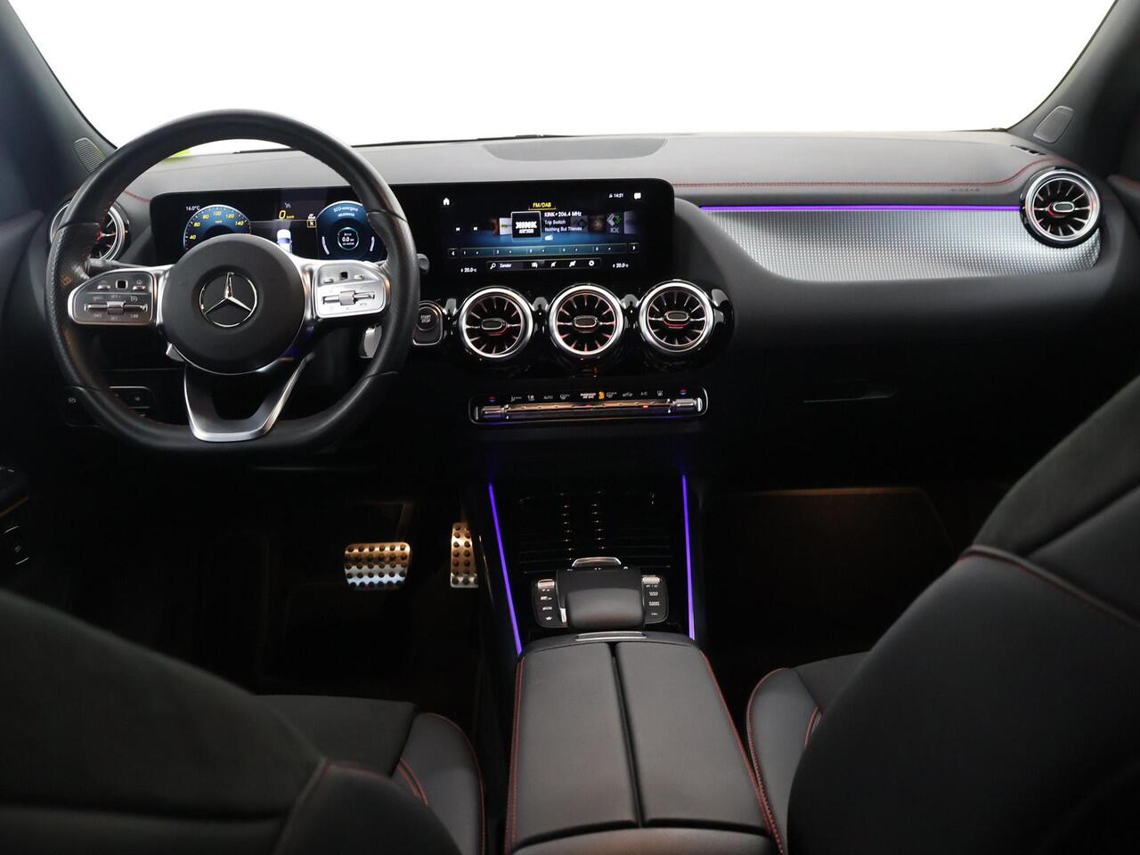 Mercedes-Benz EQA 250+ AMG Line 71 kWh | Night pakket | Stoelverwarming | Widescreen | Sfeerverlichting |