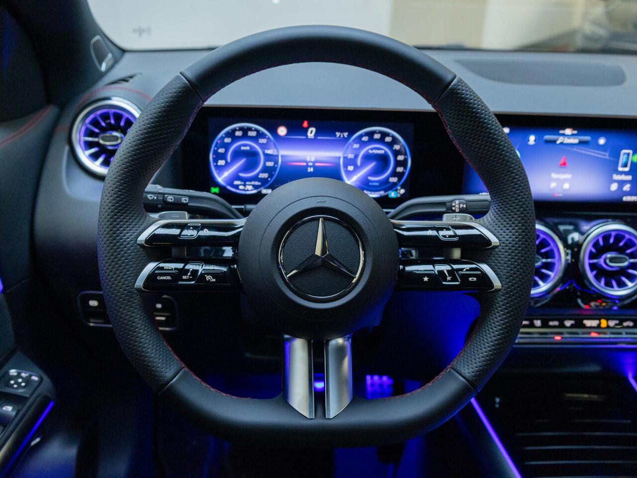 Mercedes-Benz EQA 250+ Business Solution AMG Panorama dak | Trekhaak