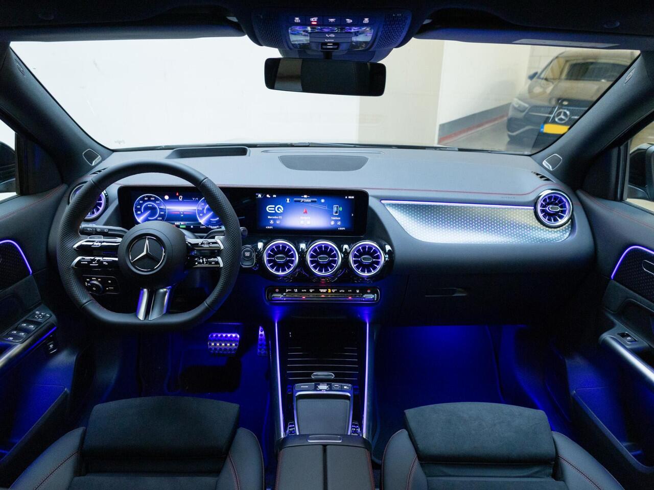 Mercedes-Benz EQA 250+ Business Solution AMG Panorama dak | Trekhaak