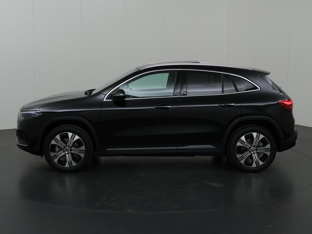 Mercedes-Benz EQA 250+ Business Solution Luxury 71 kWh | Panoramaschuifdak | Trekhaak | 360°-camera | Winter pakket | KEYLESS-GO