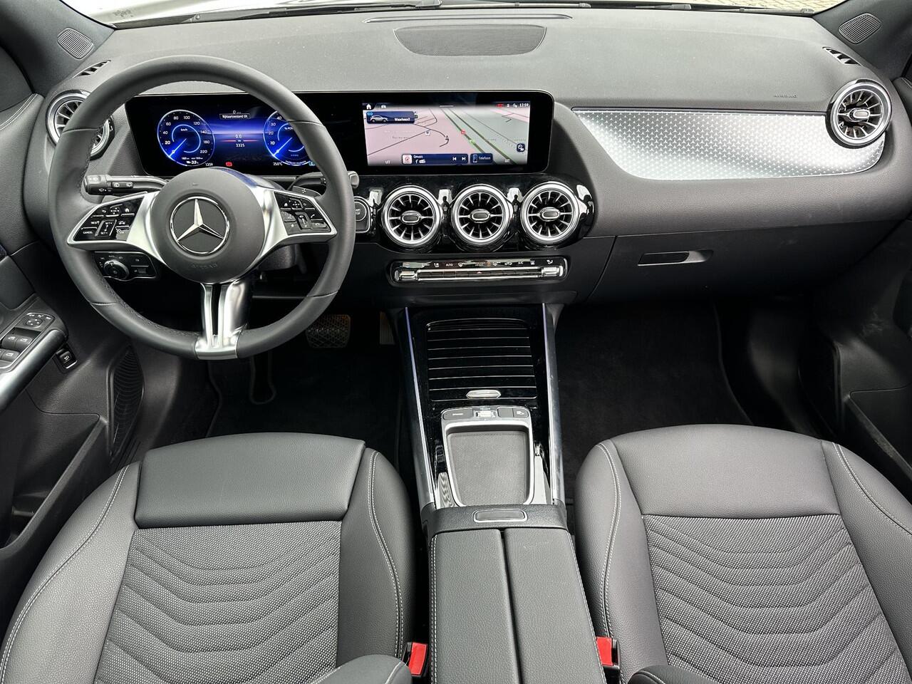 Mercedes-Benz EQA 250+ Business Line Limited Panorama dak | Trekhaak