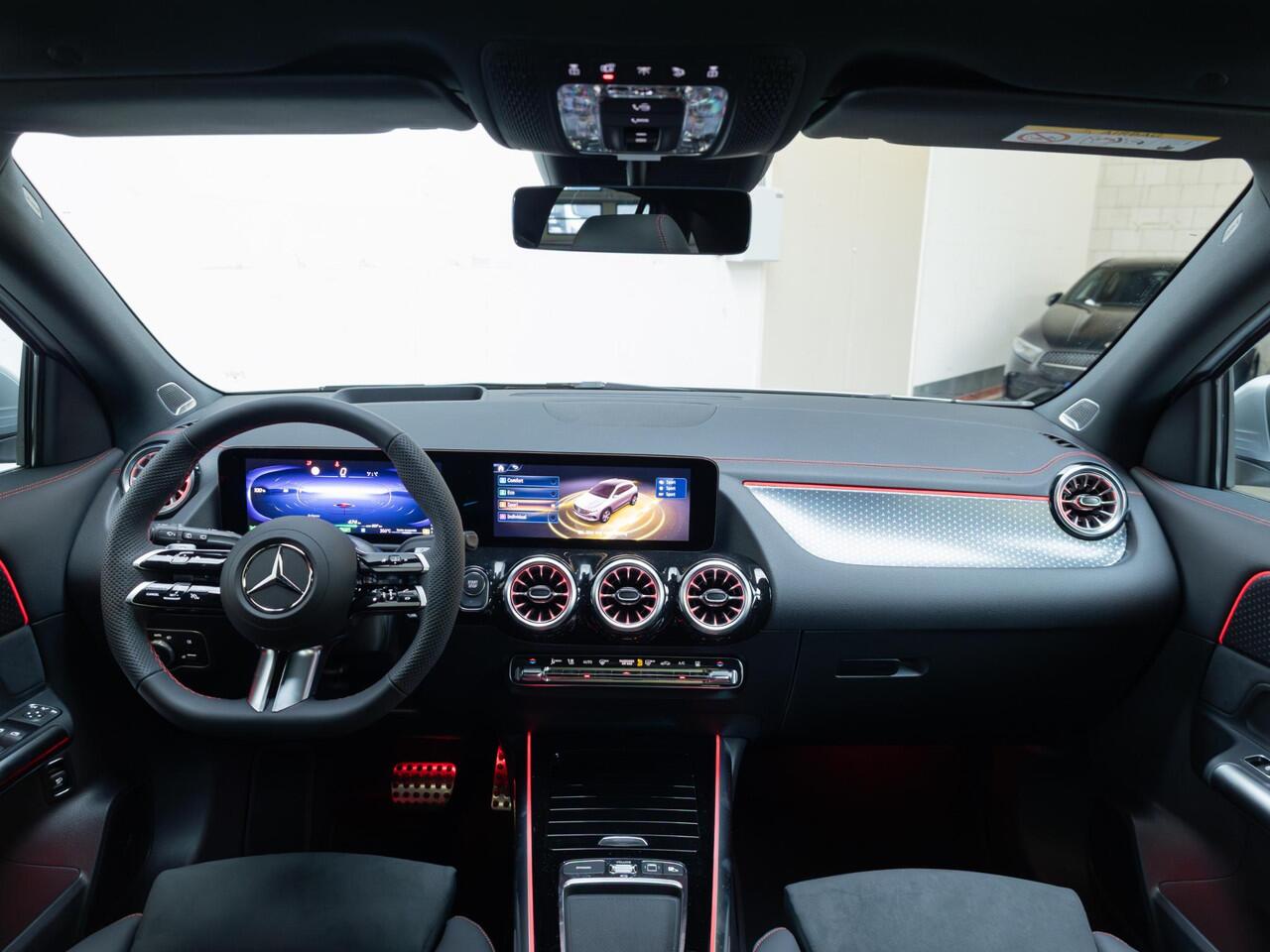 Mercedes-Benz EQA 250+ Business Solution AMG Panorama dak | Trekhaak