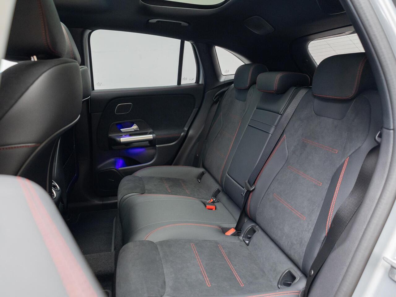 Mercedes-Benz EQA 250+ Business Solution AMG Panorama dak | Trekhaak