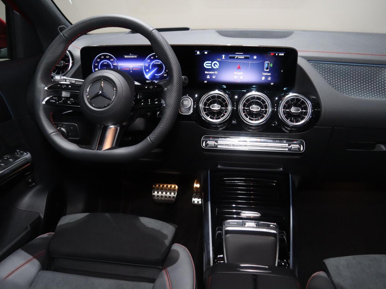 Mercedes-Benz EQA 250+ Business Solution AMG 71 kWh | Panoramaschuifdak | Dodehoekassistent | Head-up | Burmester | Winterpakket |