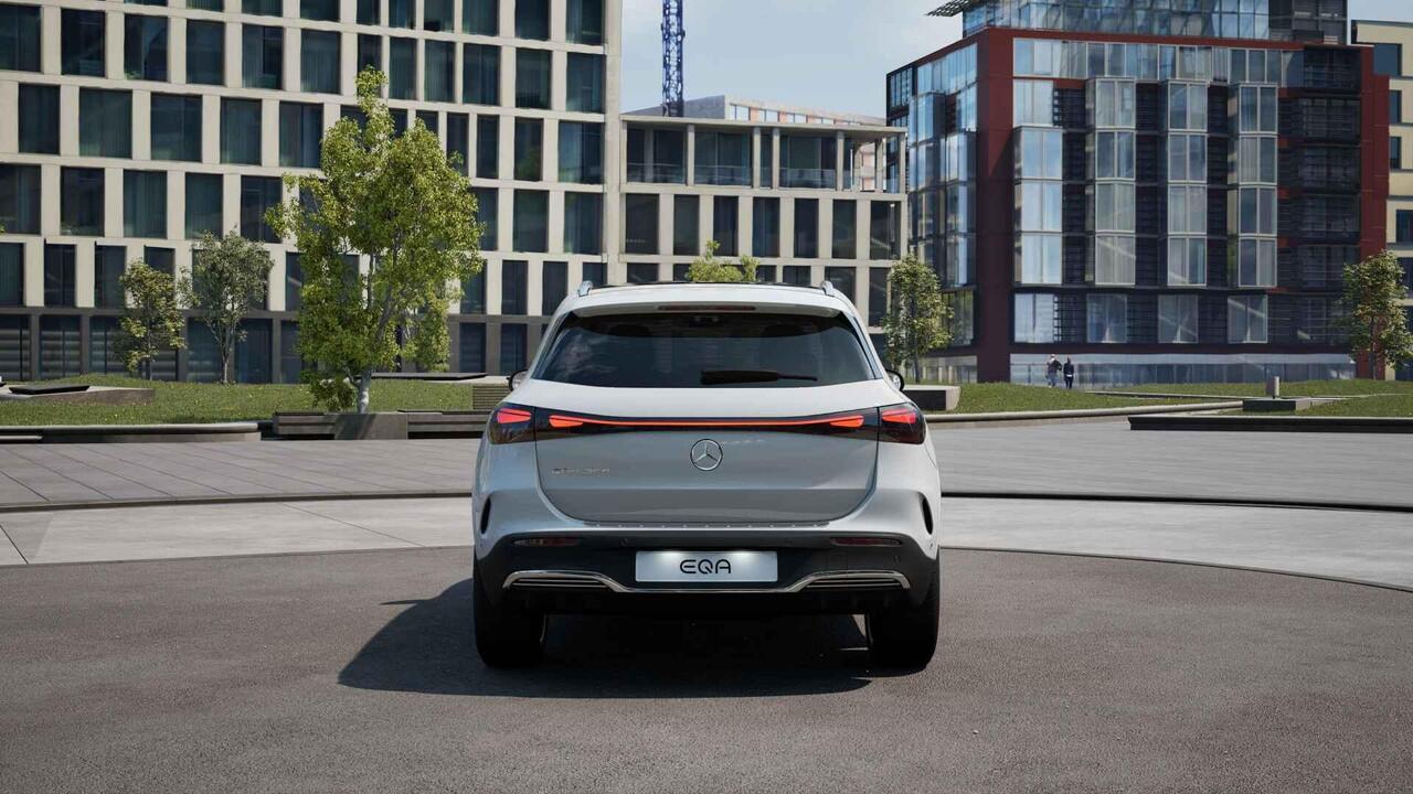 Mercedes-Benz EQA 250+ Business Solution AMG 71 kWh | Panoramaschuifdak | Dodehoekassistent | Head-up | Burmester | Winterpakket |