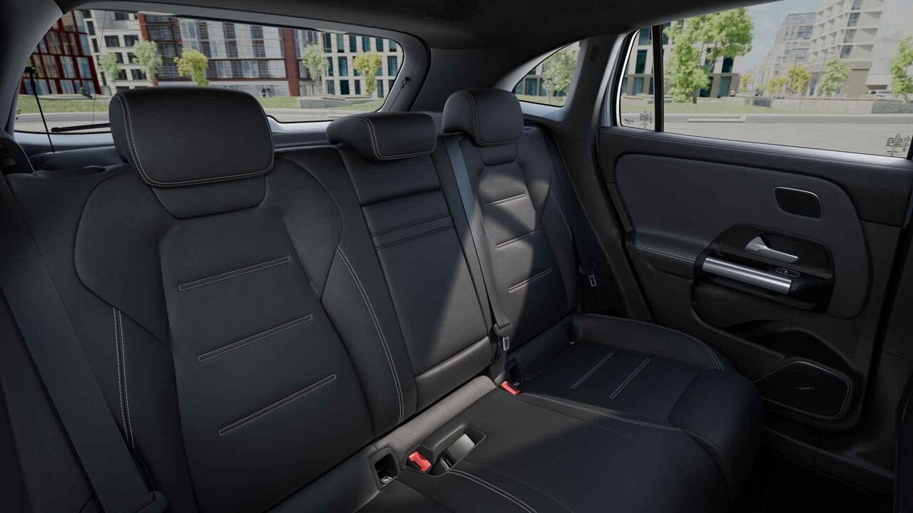 Mercedes-Benz EQA 250+ Business Solution AMG 71 kWh | Panoramaschuifdak | Dodehoekassistent | Head-up | Leder | Burmester | Winterpakket |