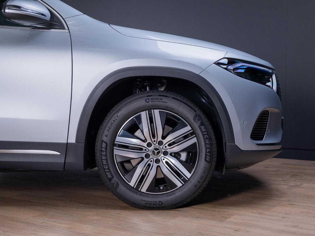 Mercedes-Benz EQA 250+ Business Line LIMITED 71 kWh Panorama dak