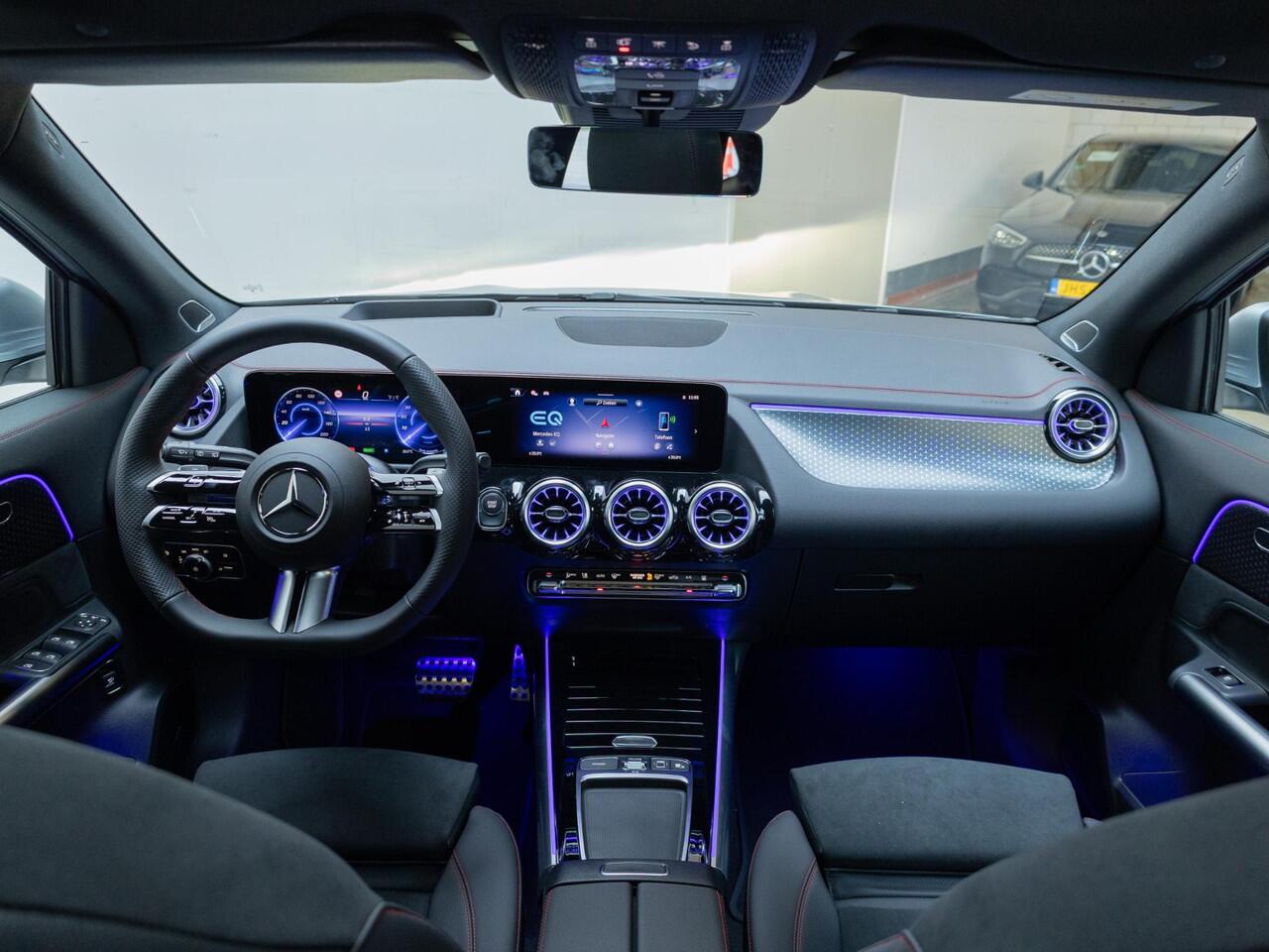 Mercedes-Benz EQA 250+ Business Solution AMG Panorama dak | Trekhaak