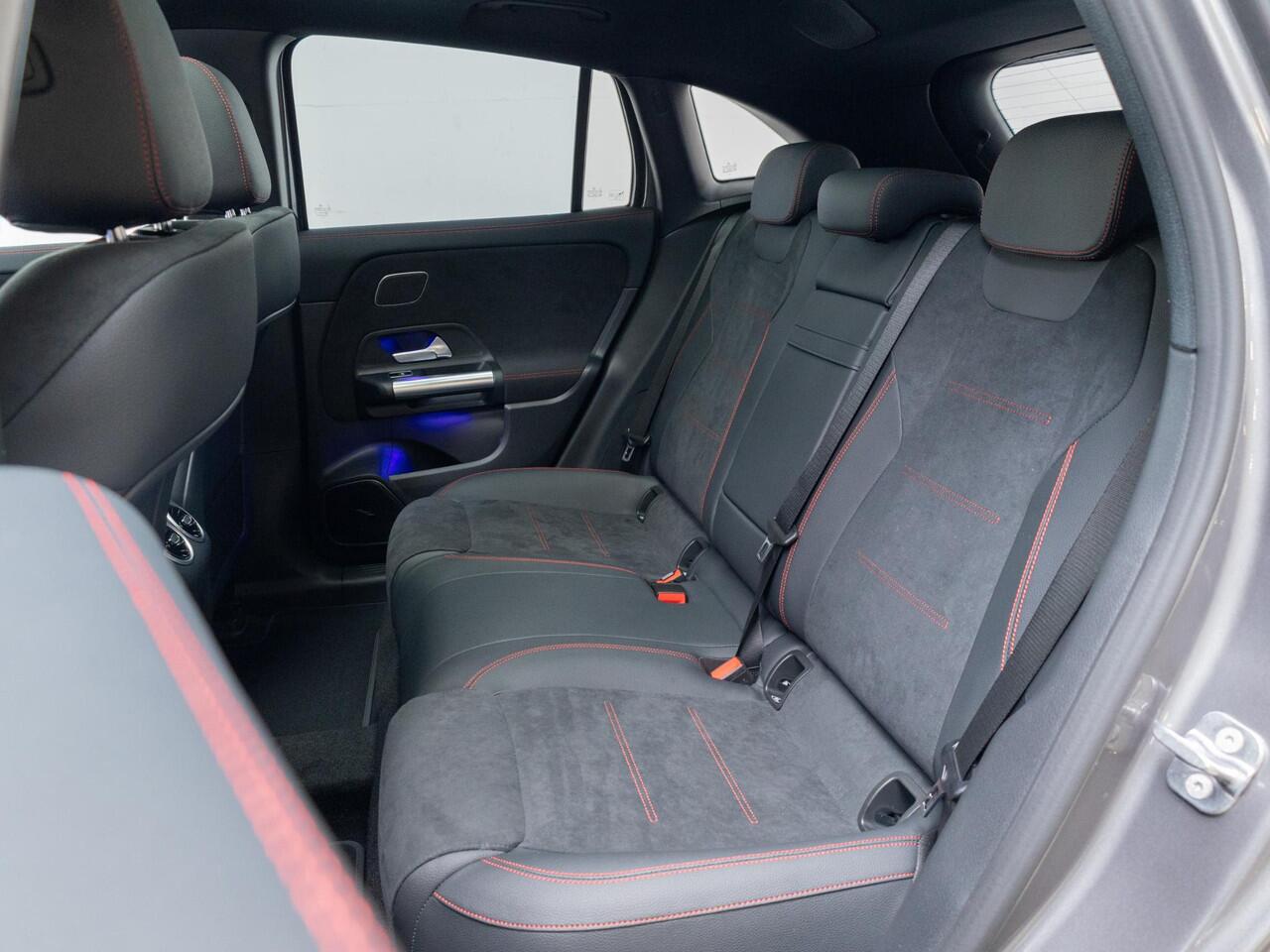 Mercedes-Benz EQA 250+ Business Solution AMG 71 kWh Panorama dak