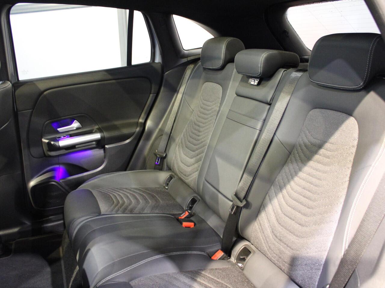 Mercedes-Benz EQA 250+ Business Line 71 kWh Panorama dak