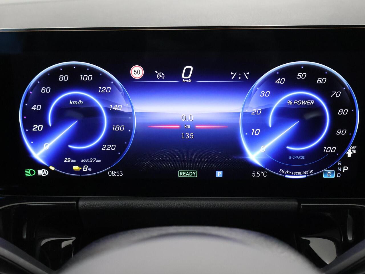 Mercedes-Benz EQA 250+ Business Solution AMG 71 kWh | Panoramaschuifdak | Night | Dodehoekassistent | Head-up | Burmester | Winterpakket |