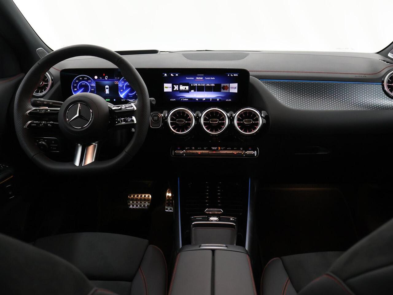 Mercedes-Benz EQA 250+ Business Solution AMG 71 kWh | Panoramaschuifdak | Night | Dodehoekassistent | Head-up | Burmester | Winterpakket |