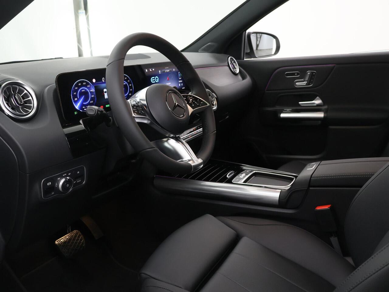 Mercedes-Benz EQA 250+ Business Solution Luxury 71 kWh | Panoramaschuifdak | Achteruitrijcamera | Stoelverwarming | Dodehoekassistent |