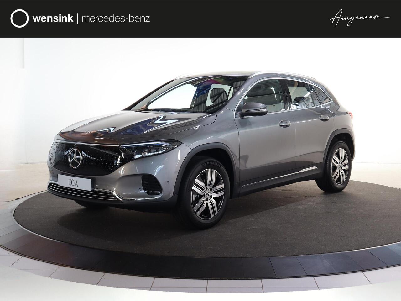 Mercedes-Benz EQA 250+ Business Solution Luxury 71 kWh | Panoramaschuifdak | Achteruitrijcamera | Stoelverwarming | Dodehoekassistent |