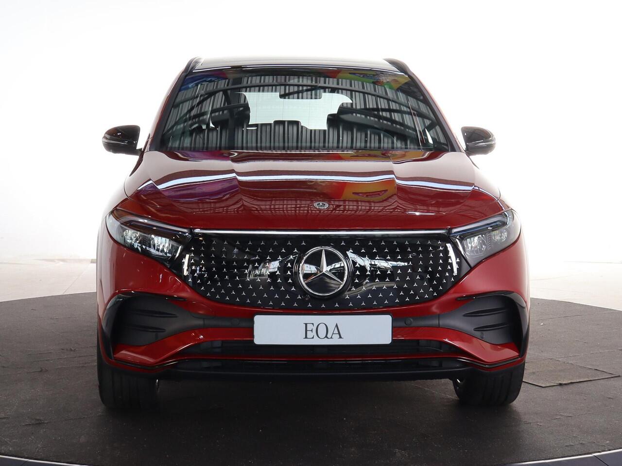 Mercedes-Benz EQA 250+ Business Solution AMG 71 kWh | Panoramaschuifdak | Dodehoekassistent | Night | Head-up | Burmester | Winterpakket |