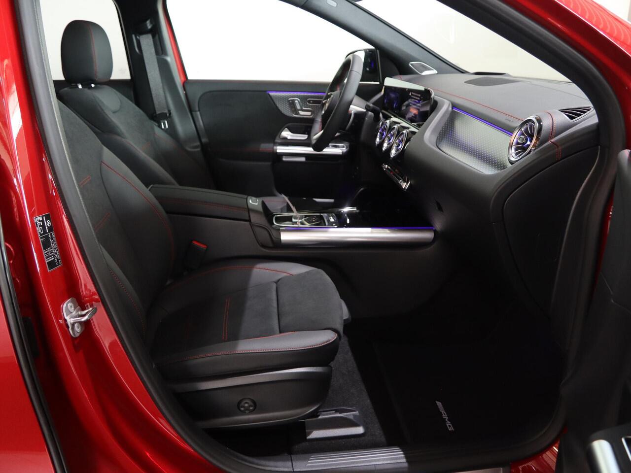 Mercedes-Benz EQA 250+ Business Solution AMG 71 kWh | Panoramaschuifdak | Dodehoekassistent | Night | Head-up | Burmester | Winterpakket |