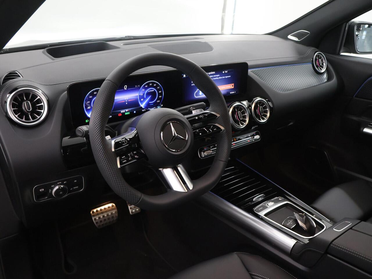 Mercedes-Benz EQA 250+ Business Solution AMG 71 kWh | Panoramaschuifdak | Leder | Head-up | Burmester | Winterpakket |