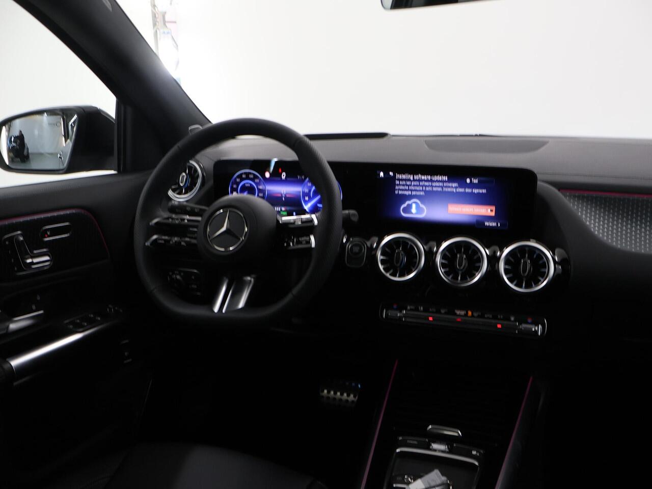 Mercedes-Benz EQA 250+ Business Solution AMG 71 kWh | Panoramaschuifdak | Leder | Head-up | Burmester | Winterpakket |