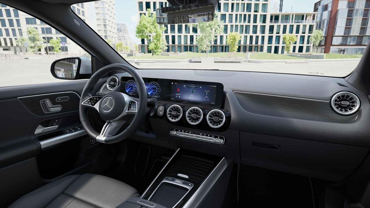 Mercedes-Benz EQA 250+ Business Solution Luxury 71 kWh | Panoramaschuifdak | Rijassistentie pakket | Achteruitrijcamera | Stoelverwarming | Dodehoekassistent | Winterpakket |