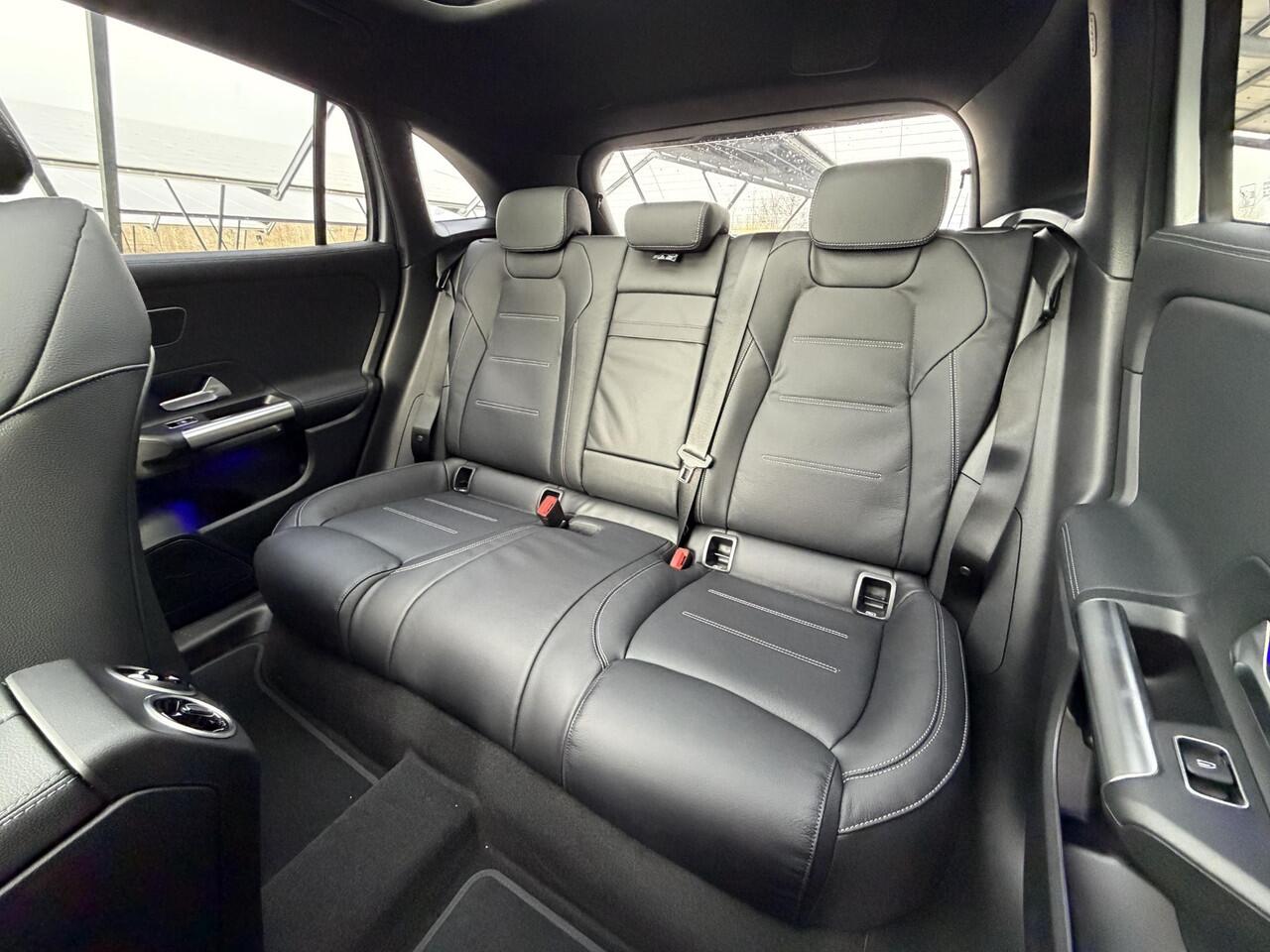 Mercedes-Benz EQA 250+ Business Solution AMG 71 kWh | Night | Panoramaschuifdak | Leder | Head-up | Burmester | Winterpakket |