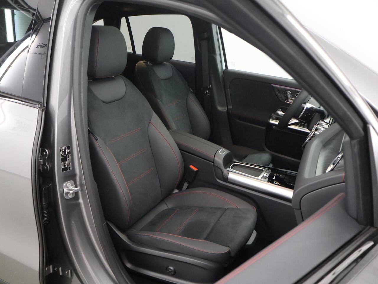 Mercedes-Benz EQA 250+ Business Solution AMG 71 kWh | Panoramaschuifdak | Night | Dodehoekassistent | Head-up | Burmester | Winterpakket |