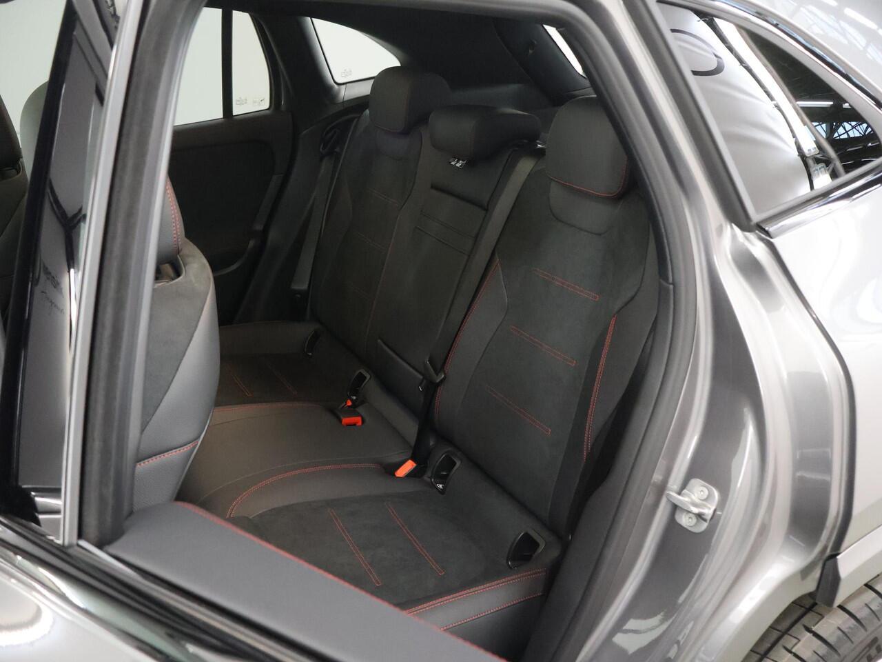 Mercedes-Benz EQA 250+ Business Solution AMG 71 kWh | Panoramaschuifdak | Night | Dodehoekassistent | Head-up | Burmester | Winterpakket |