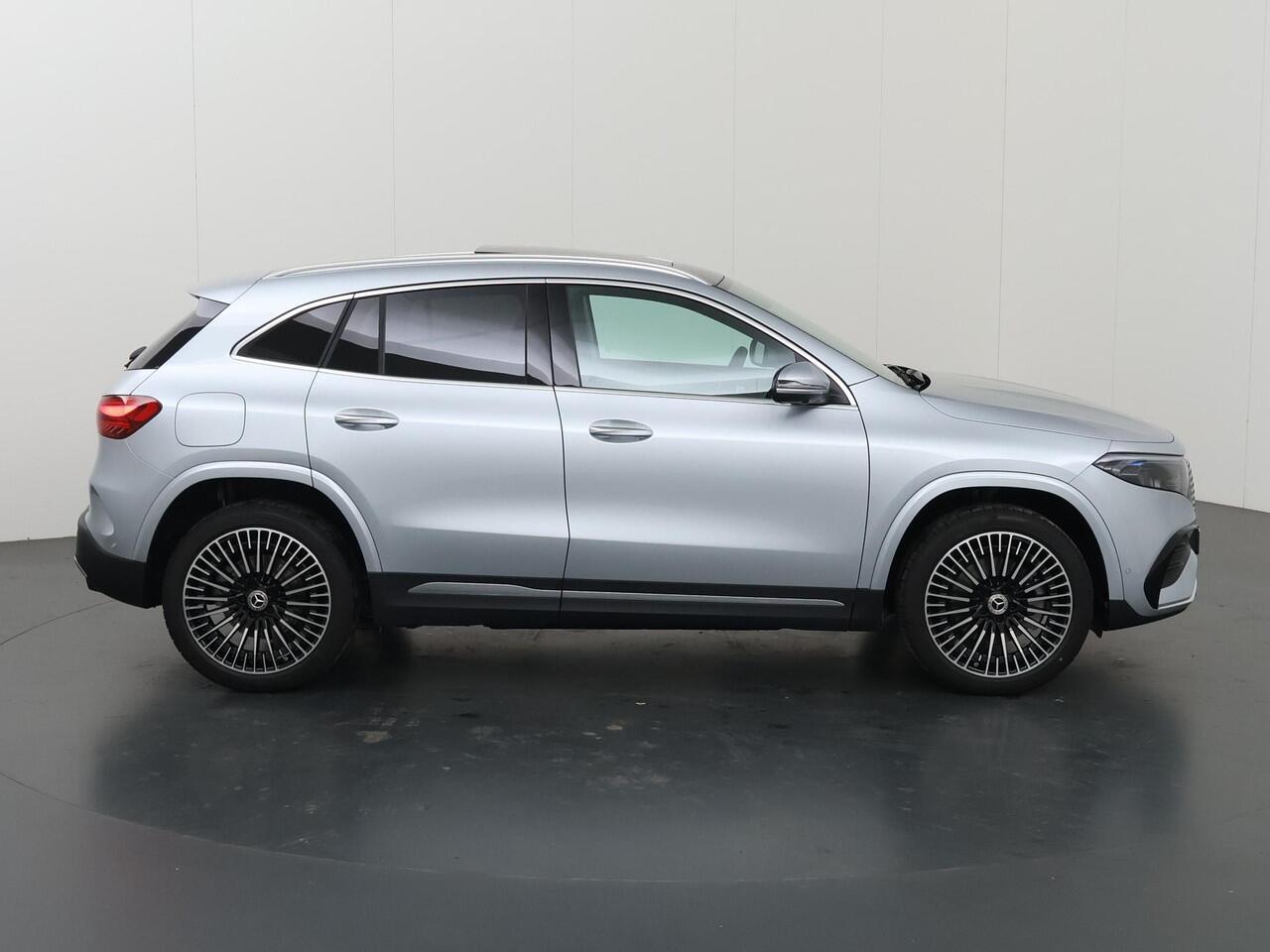 Mercedes-Benz EQA 250+ Business Solution AMG 71 kWh | Panoramaschuifdak | Dodehoekassistent | Head-up | Burmester | Winterpakket |