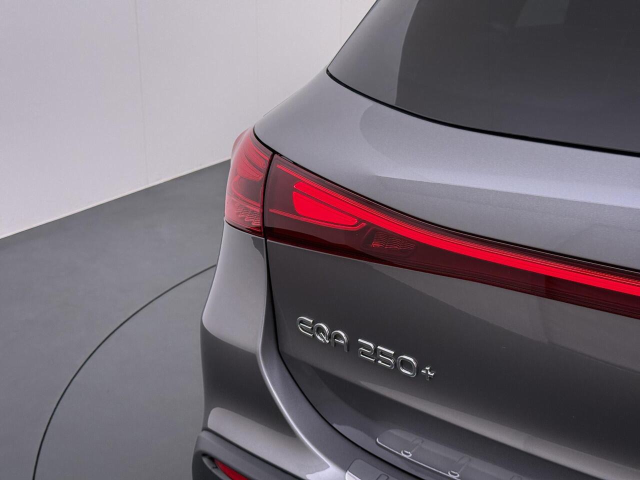 Mercedes-Benz EQA 250+ Business Solution Luxury 71 kWh | Eindhoven