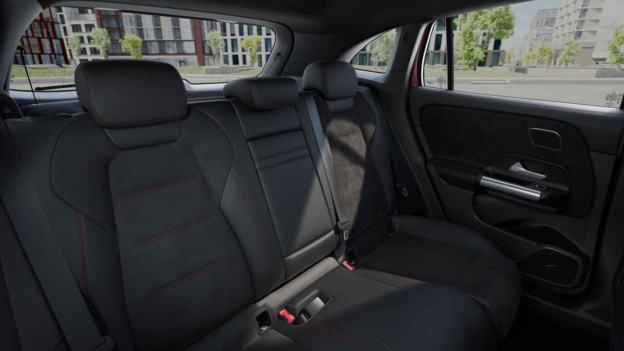 Mercedes-Benz EQA 250+ Business Solution AMG 71 kWh | Panoramaschuifdak | Head-up | Burmester | Winterpakket |