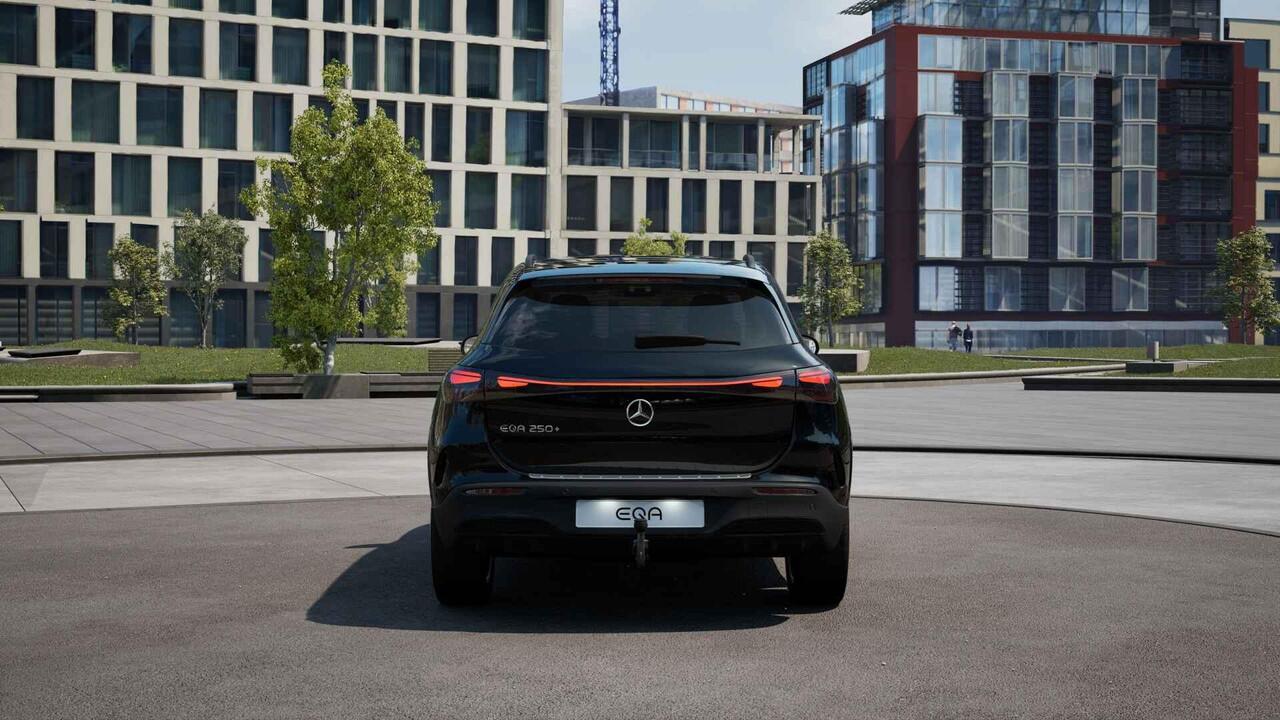 Mercedes-Benz EQA 250+ Business Solution AMG 71 kWh | Panoramaschuifdak | Head-up | Burmester | Trekhaak |