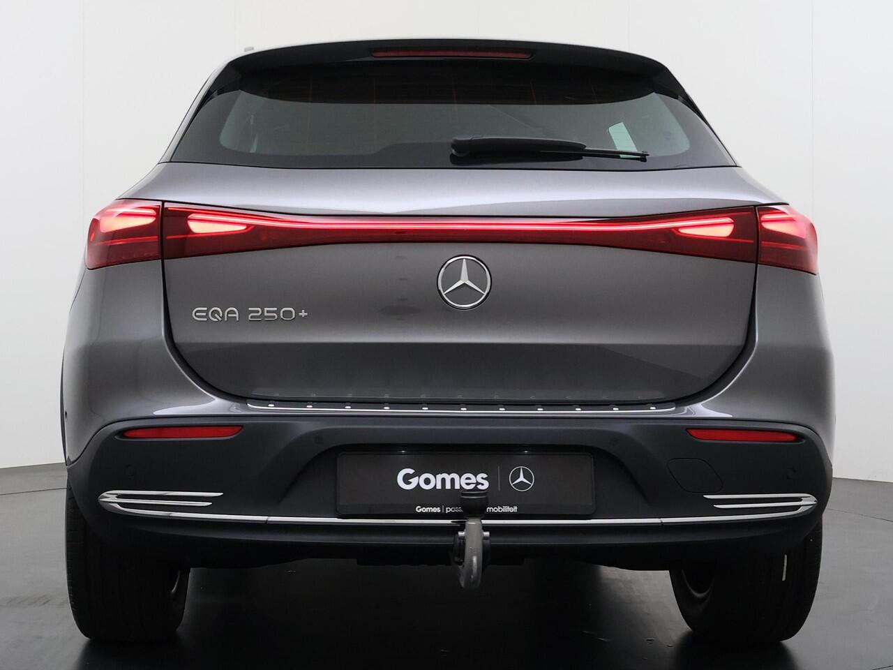 Mercedes-Benz EQA 250+ Business Solution | Progressive Advanced Pakket | Trekhaak | DISTRONIC Afstandsassistent | Dodehoekassistent | Adaptieve Grootlichtassistent | LED Koplampen | Stoelverwarming | Sfeerverlichting | Elektrische Achterklep | Elektrisch Inklapbare Buiten