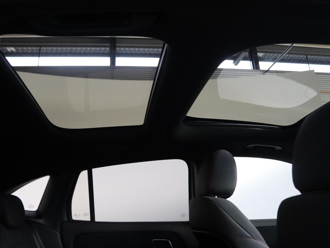 Mercedes-Benz EQA 250+ Business Solution AMG 71 kWh | Panoramaschuifdak | Head-up | Burmester | Trekhaak |