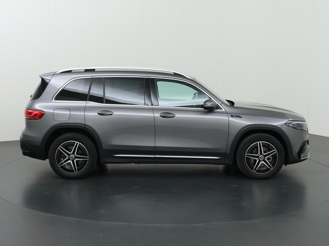 Mercedes-Benz EQB 350 4MATIC AMG Line 67 kWh | Sfeerverlichting | High Performance Led | Stoelverwarming | Apple Carplay