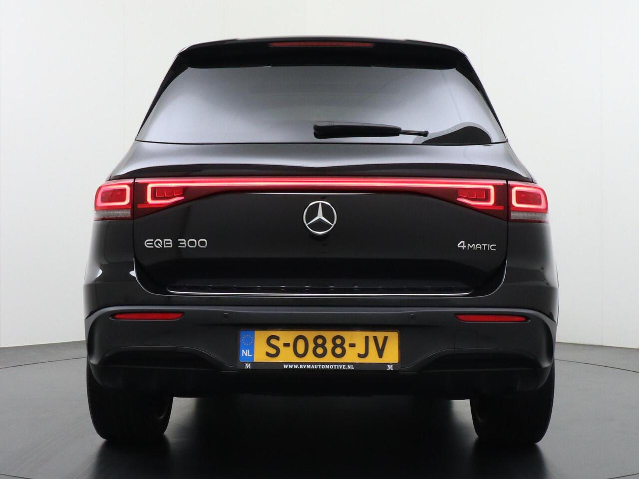 Mercedes-Benz EQB 300 4MATIC AMG Line 67 kWh CAMERA | PANO | RIJKLAARPRIJS INCL. 12 MND. BOVAGGARANTIE