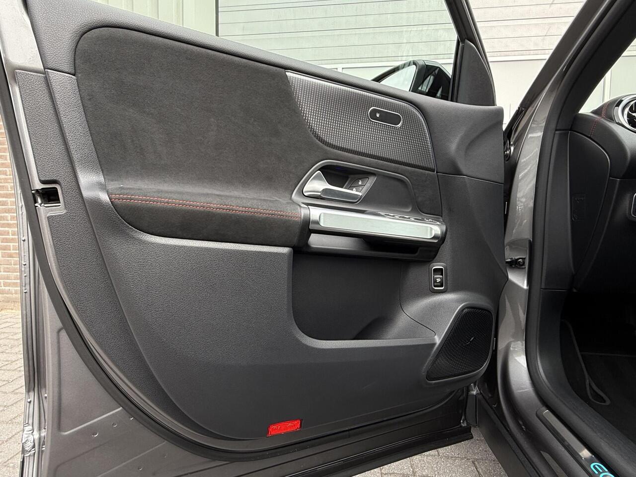 Mercedes-Benz EQB 250 AMG Line 67 kWh | Panoramadak |