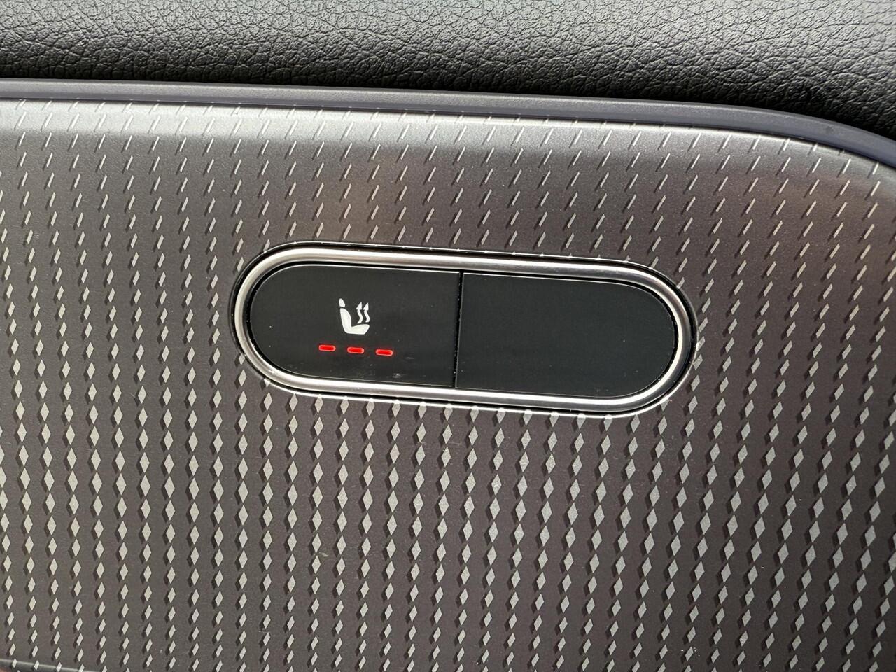 Mercedes-Benz EQB 250 AMG Line 67 kWh | Panoramadak |