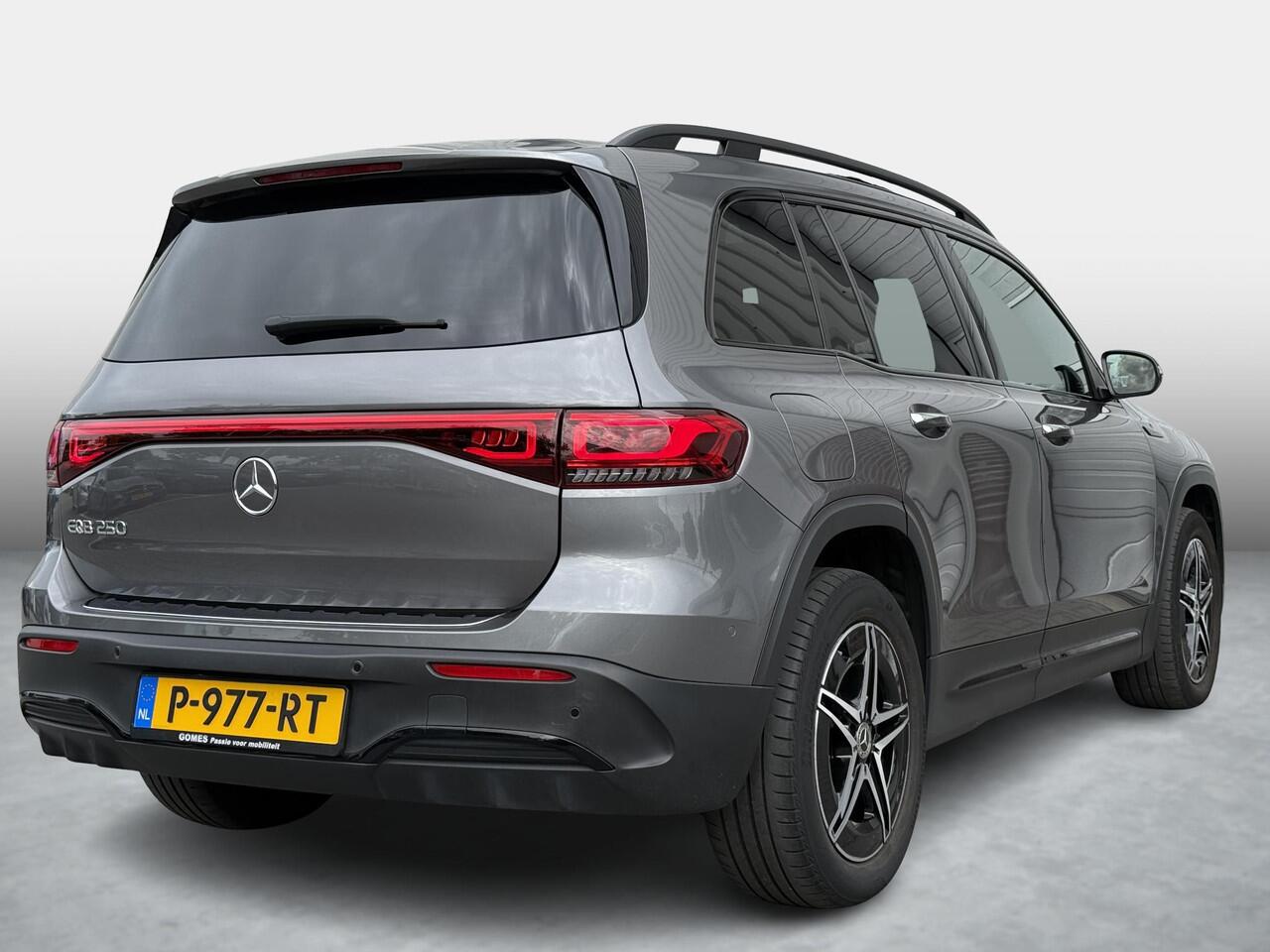 Mercedes-Benz EQB 250 AMG Line 67 kWh | Panoramadak |