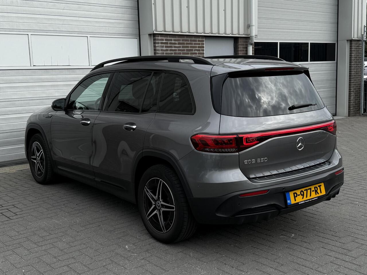 Mercedes-Benz EQB 250 AMG Line 67 kWh | Panoramadak |