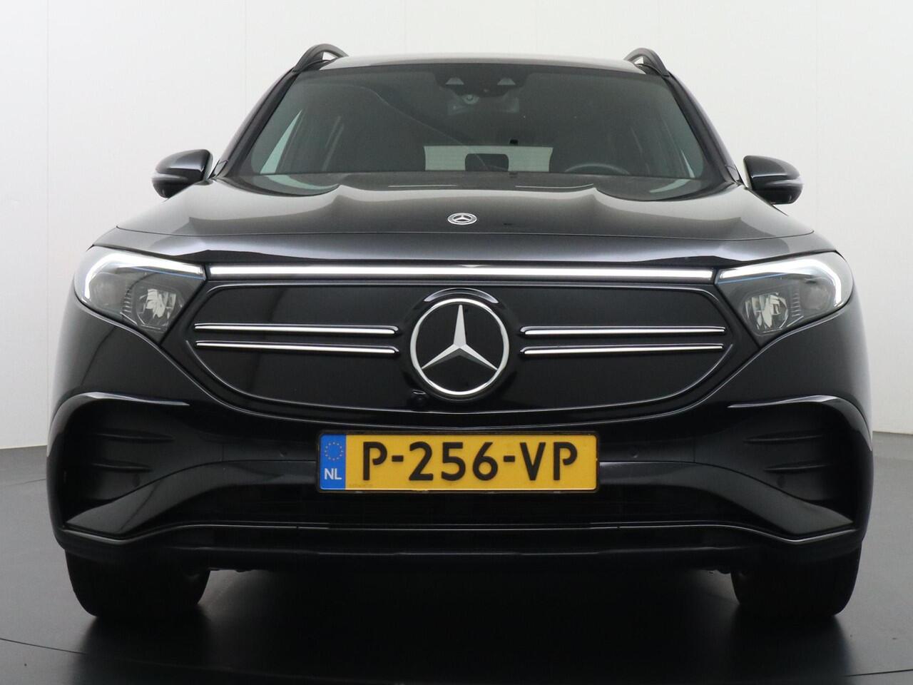 Mercedes-Benz EQB 250 AMG Line 7p. 67 kWh SOH 96% PANORAMADAK | ELECTR STOELEN+geheugen | AMBILIGHT | ADAPTIVE CRUISE | HEAD UP | MEGA COMPLEET!