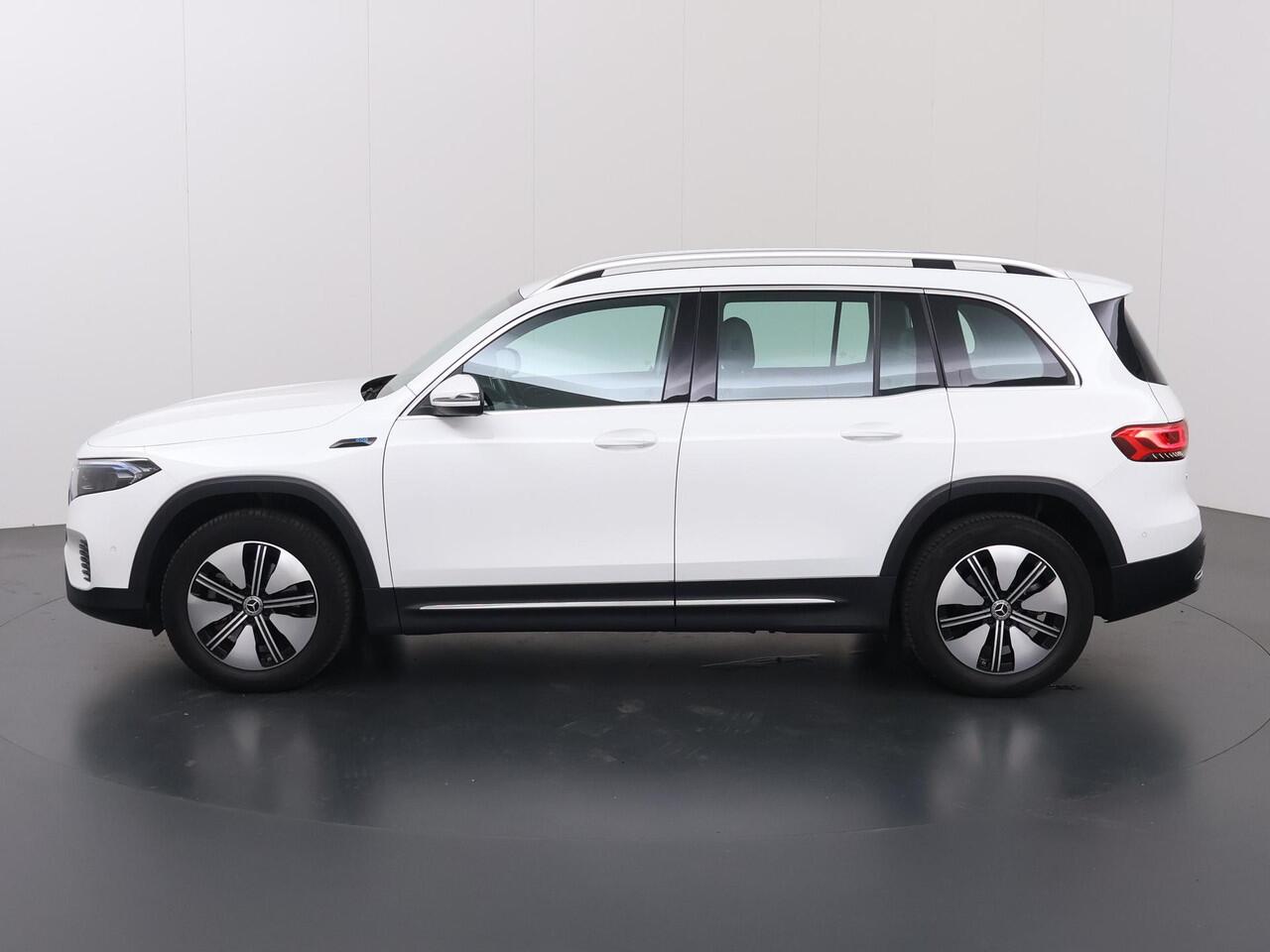 Mercedes-Benz EQB 300 4MATIC Luxury Line 67 kWh | Sfeerverlichting | Stoelverwarming | Achteruitrijcamera |