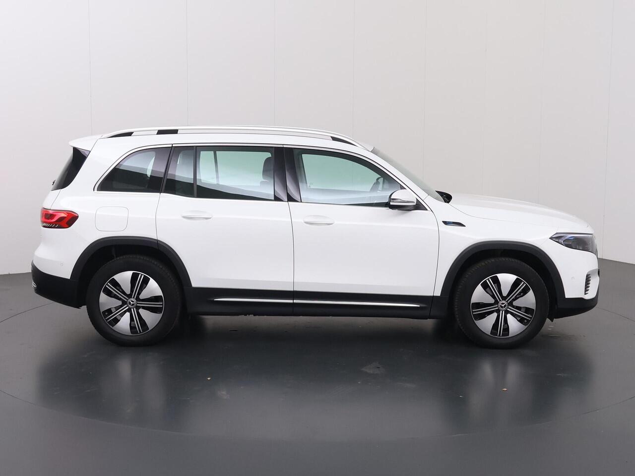 Mercedes-Benz EQB 300 4MATIC Luxury Line 67 kWh | Sfeerverlichting | Stoelverwarming | Achteruitrijcamera |