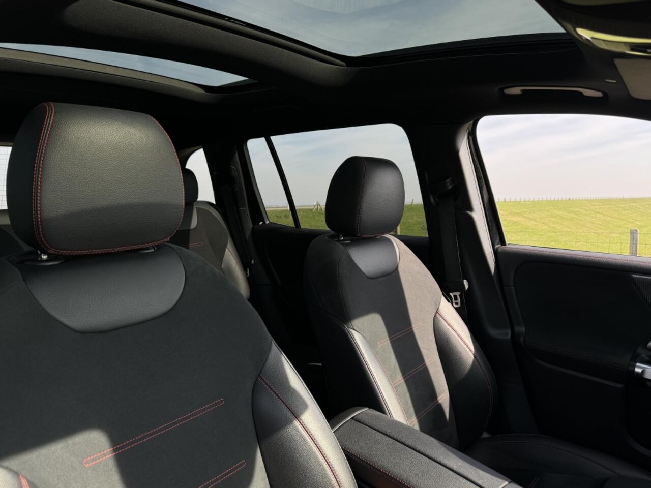 Mercedes-Benz EQB 250 AMG Line Pano BTW auto