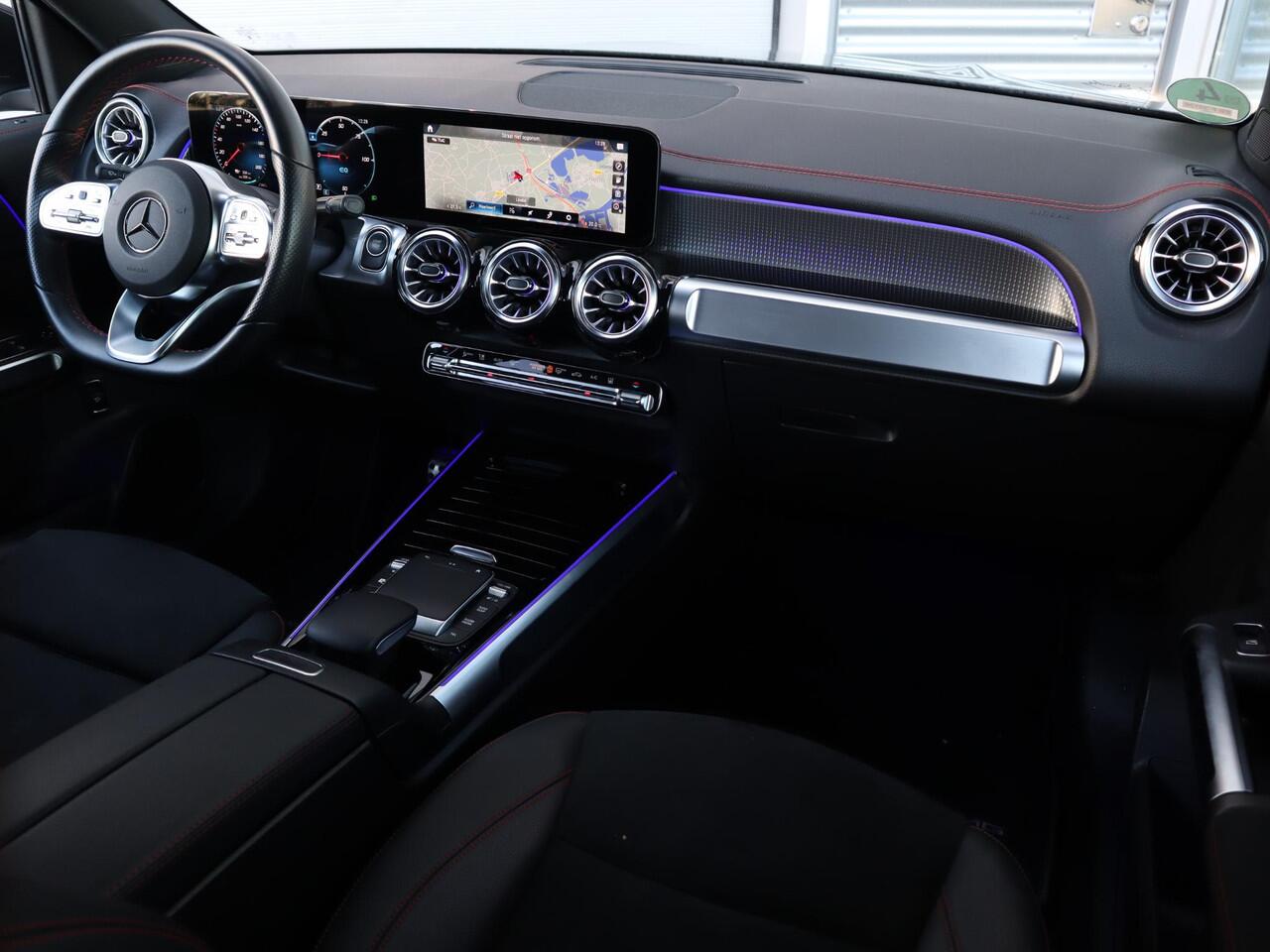 Mercedes-Benz EQB 300 4MATIC AMG line