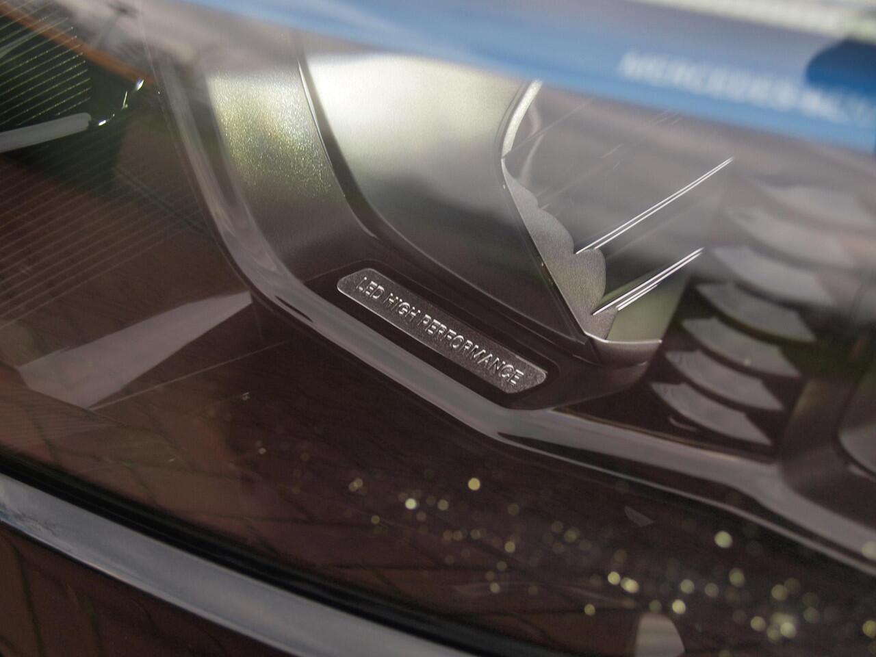 Mercedes-Benz EQB 250 AMG Line 67 kWh | SOH 95% | Panoramadak | Head-Up Display | 360 Camera | Sfeerverlichting |