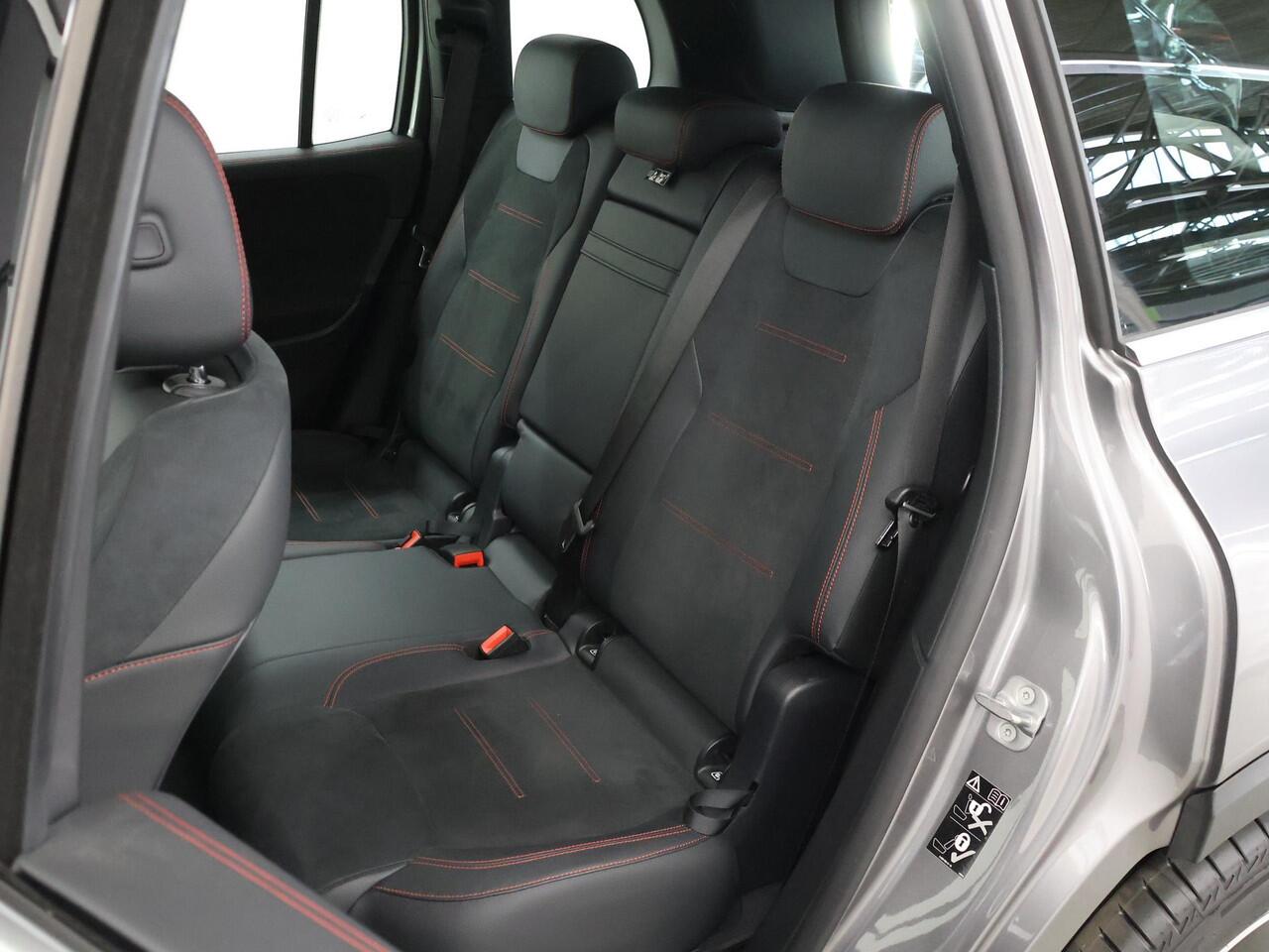 Mercedes-Benz EQB 250 AMG Line 67 kWh | Elektrische achterklep | Stoelverwarming | Augmented reality |