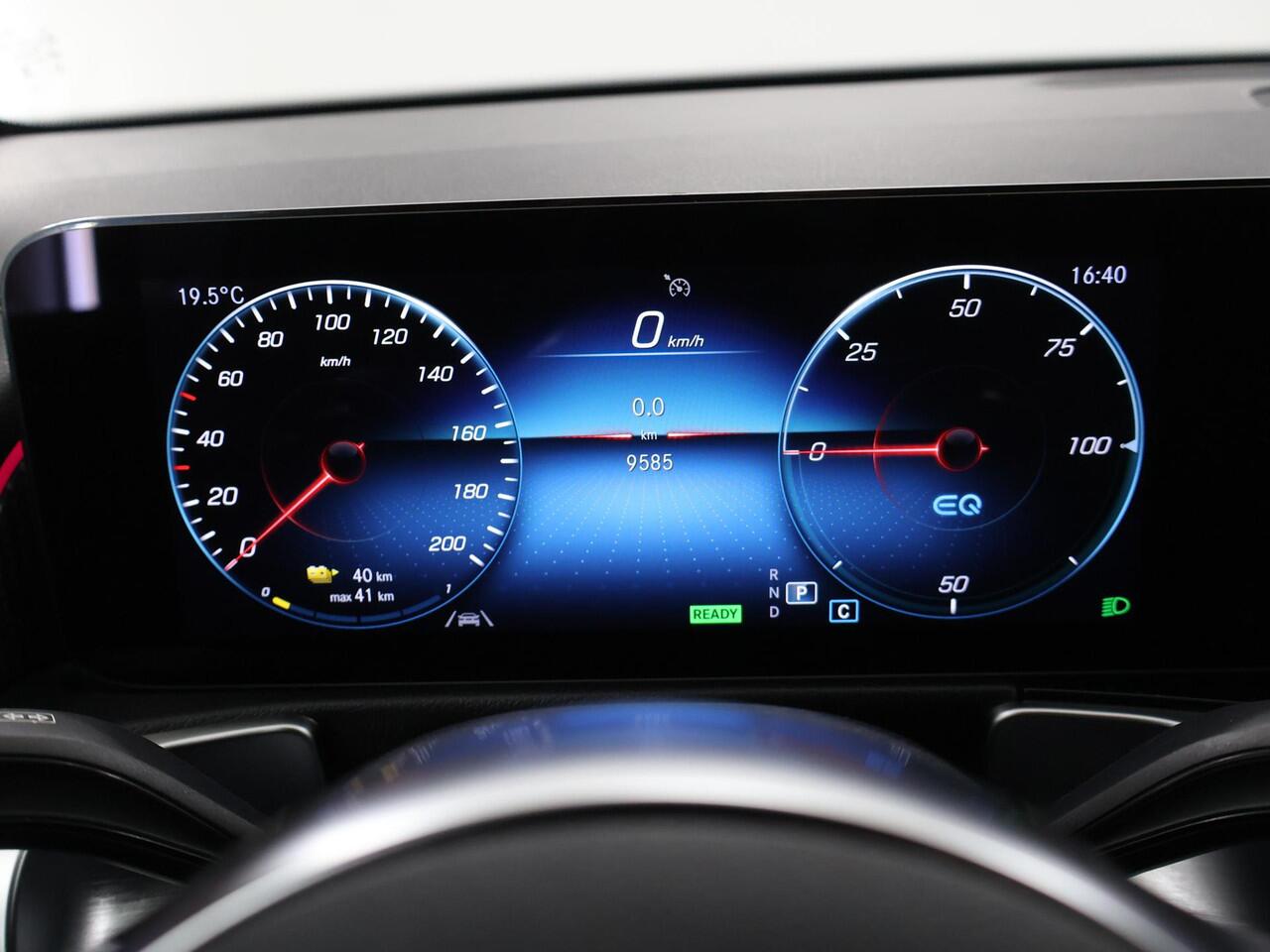 Mercedes-Benz EQB 300 4MATIC Luxury Line 67 kWh | Night | 360 graden camera | Stoelverwarming | Sfeerverlichting |