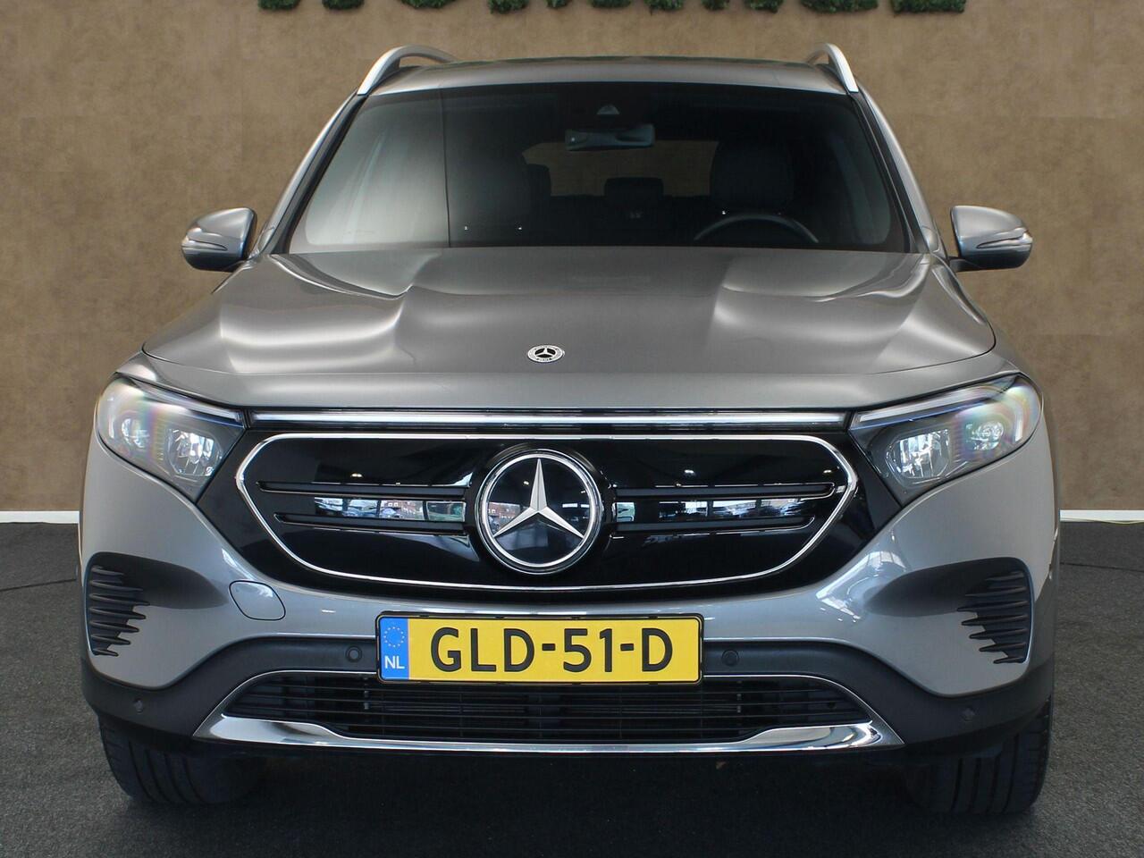 Mercedes-Benz EQB 250 Business Line 67 kWh - SOH 99% !!!- ELEKTRISCHE ACHTERKLEP - KEYLESS ENTRY/ START - 18 INCH LICHT METALEN VELGEN - NAVIGATIE - APPLE CARPLAY/ ANDROID AUTO - VOORSTOELEN VERWARMD - LAGE KILOMETERSTAND - ACHTERBANK VERSCHUIFBAAR