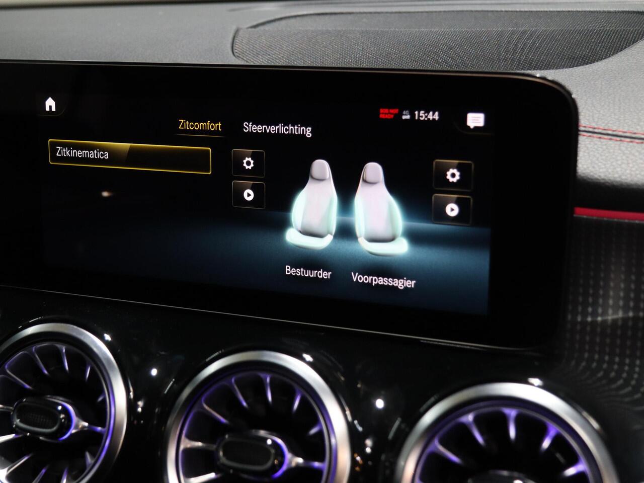 Mercedes-Benz EQB 300 4MATIC AMG Line 67 kWh | Night | Panoramadak | Burmester | 360 graden camera | Rijassistentiepakket |