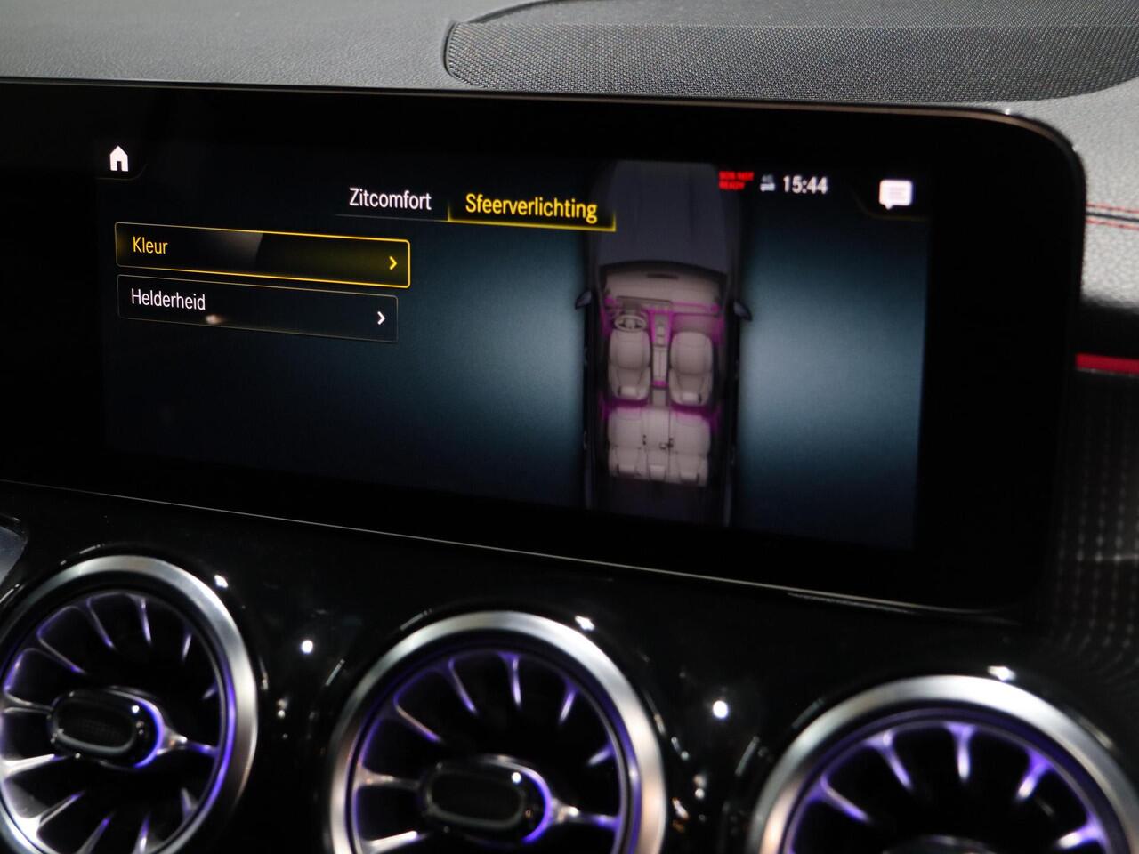 Mercedes-Benz EQB 300 4MATIC AMG Line 67 kWh | Night | Panoramadak | Burmester | 360 graden camera | Rijassistentiepakket |